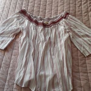 Boutique off the shoulders blouse